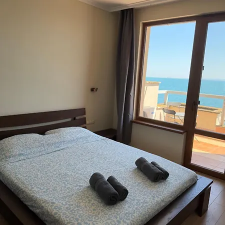 Sea View Апартамент