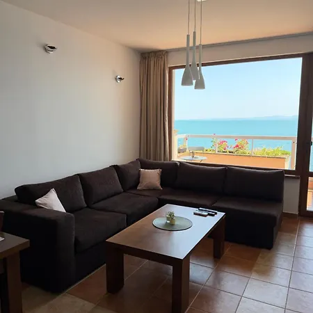 Sea View Апартамент